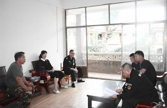 交警部门与政协委员面商